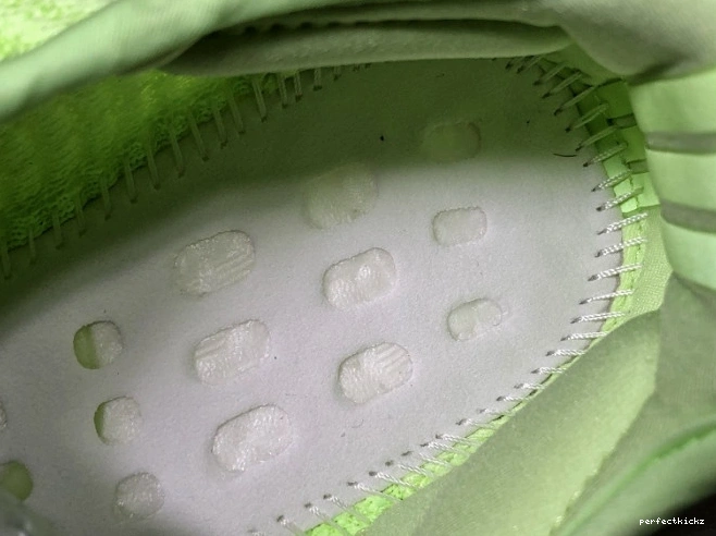 Adidas V2 Dark the in EG5293 350 Glow Boost Yeezy 0815